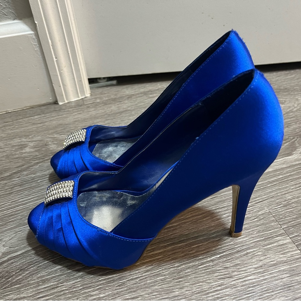 Women’s satin blue stiletto heels size 8 with jewel detail worn once